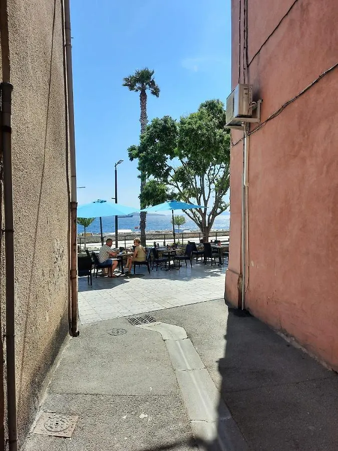 Renovated Fully Equipped Studio For 2 To 4 Pers Apartment La Ciotat